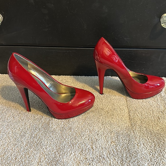 Bright Red High Heels - Picture 3 of 8